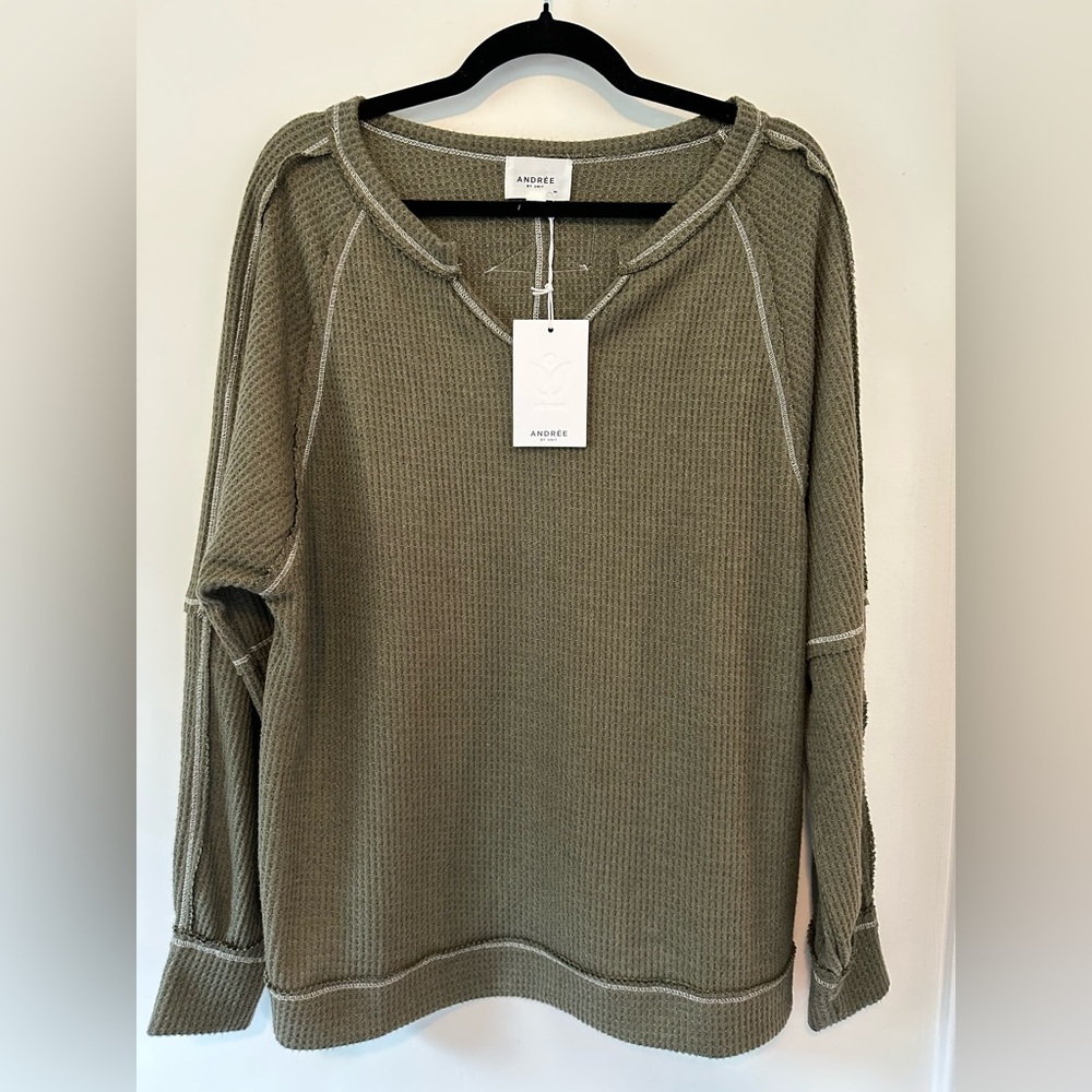 NWT ANDREE BY UNIT Brushed Waffle Long Sleeve Top with Contrast Stitching Size M